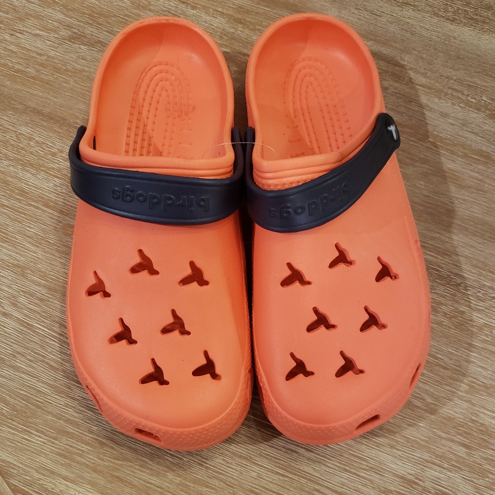 New Coral Pinkish Birddogs Crocs Mens Size 10